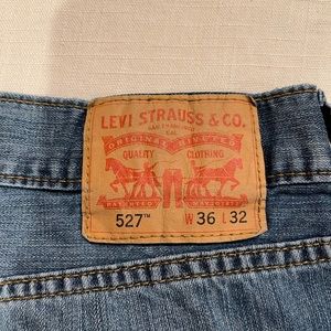Like New Levi 527 mens jeans 36x32